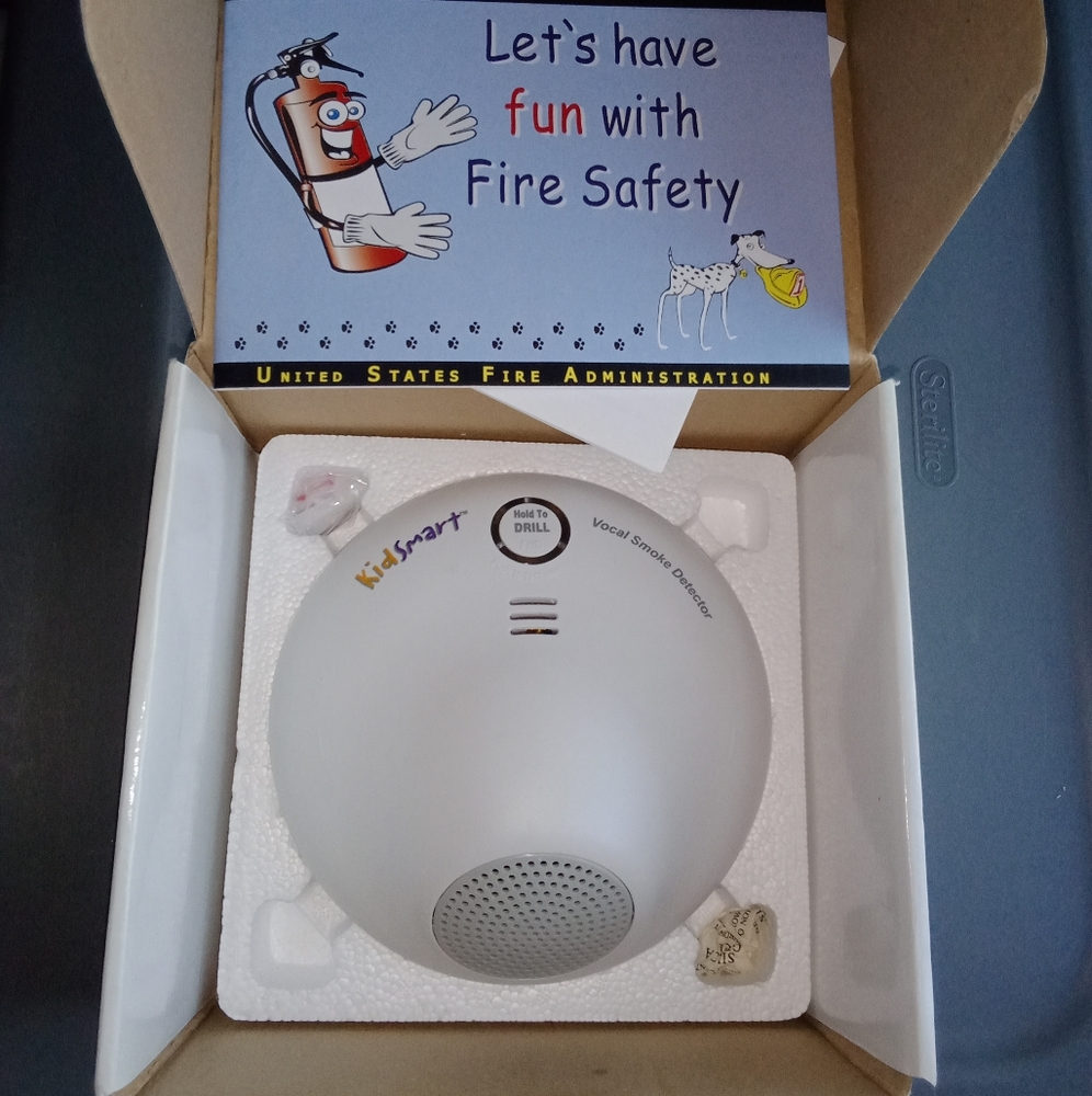 Kidsmart vocal smoke detector